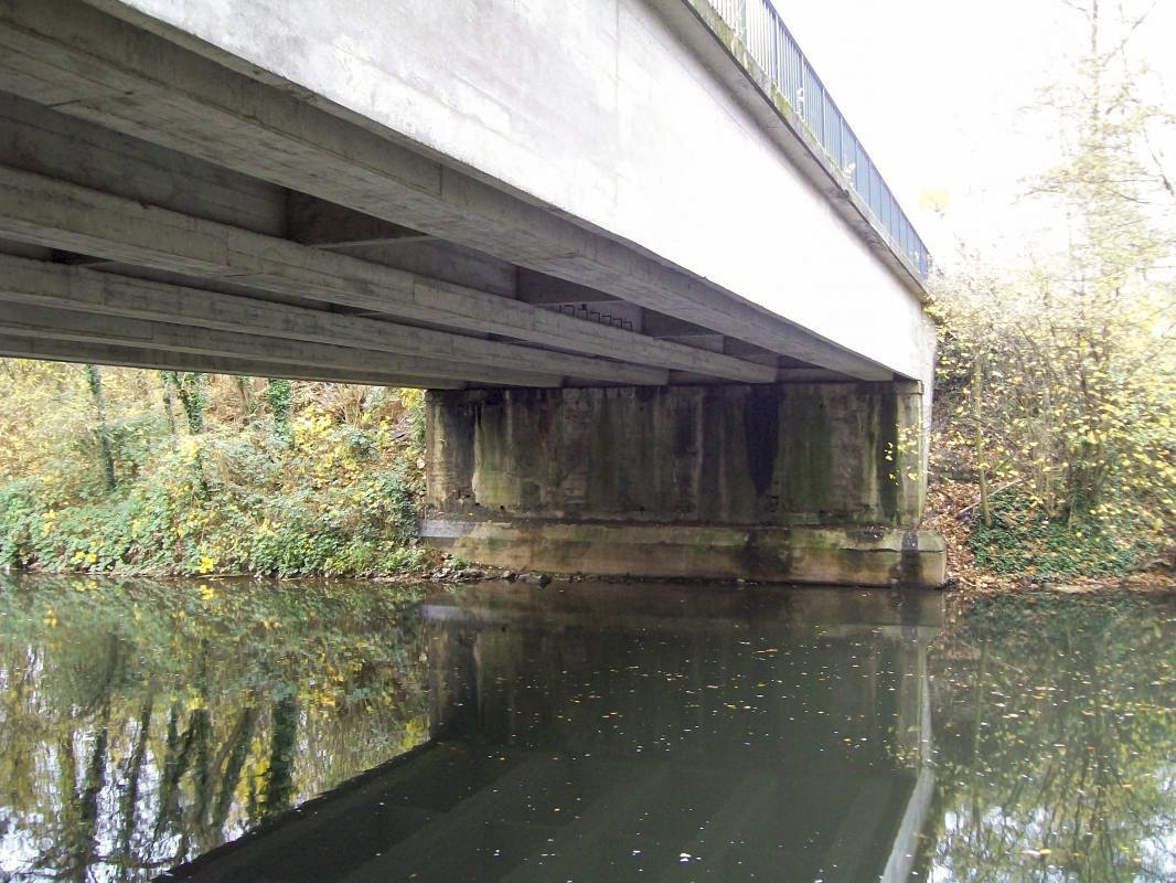 Ligne Maginot - 1.0 M - (DMP - Dispositif de Mine Permanent) - On voit les crochets sous le pont pour les caisses d'explosif
Photo du pont actuel (2015) - FREDDY57