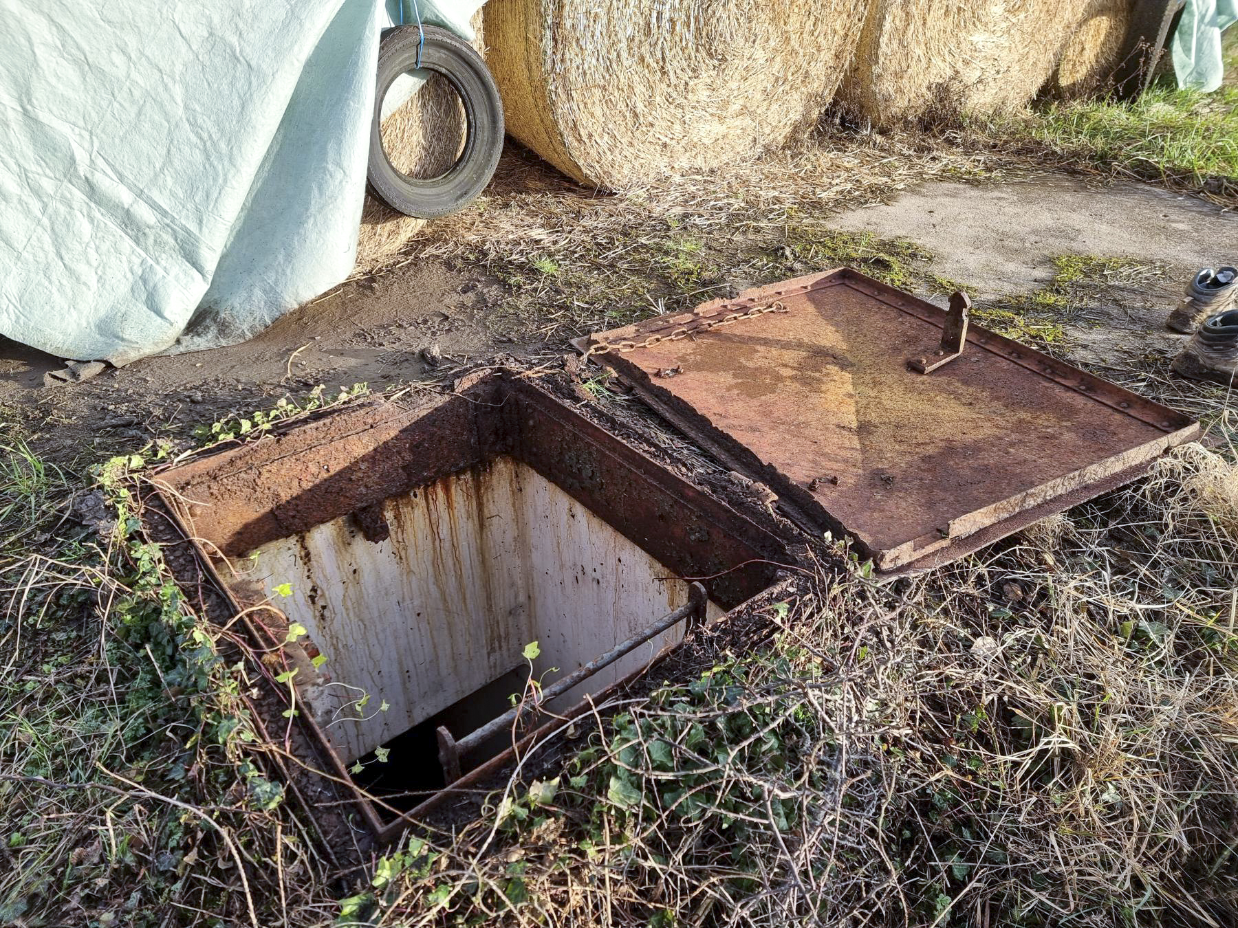 Ligne Maginot - 27M - (Chambre de coupure) - Ouverture de la trappe - DK_Antoine4