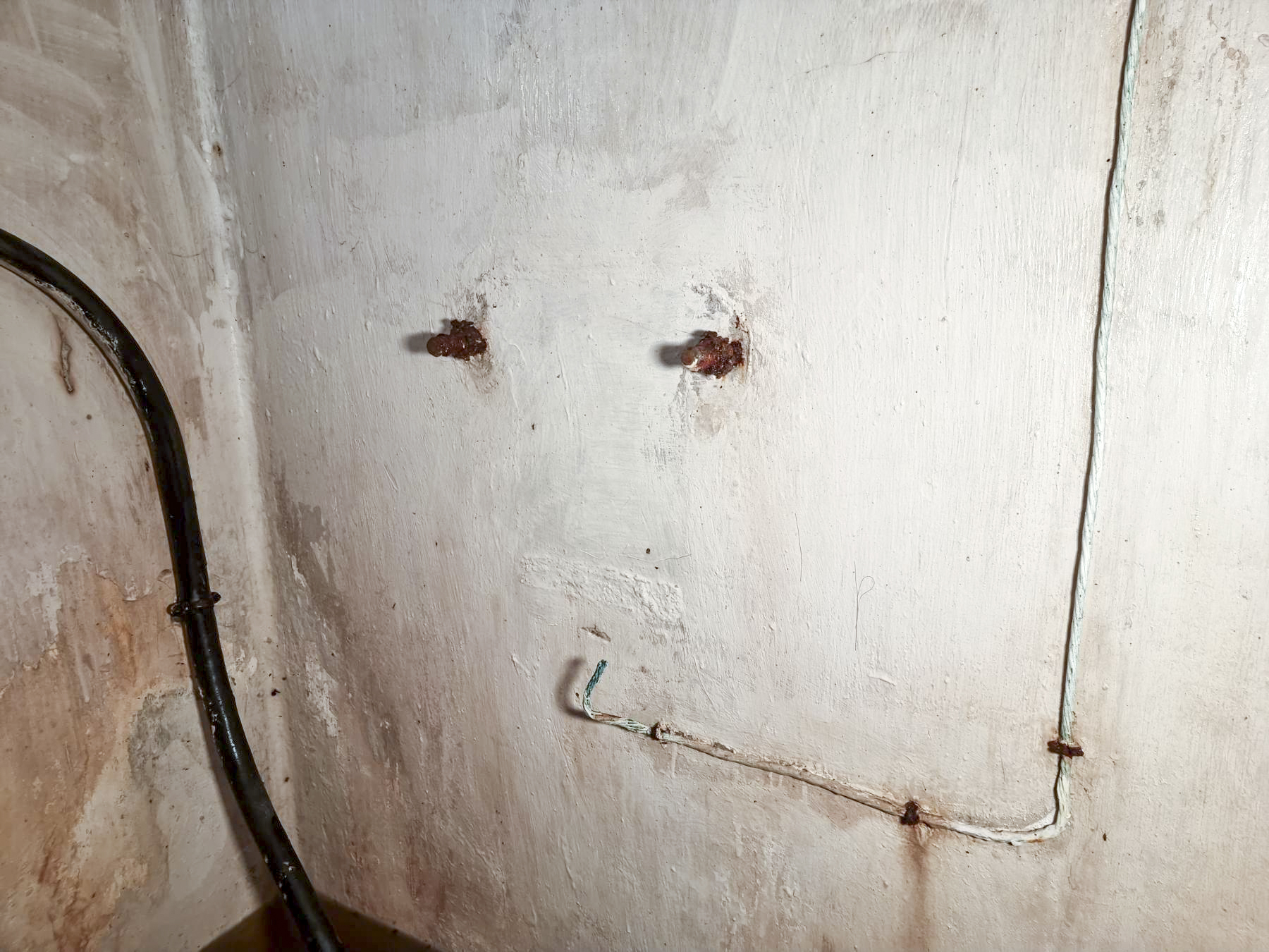 Ligne Maginot - 27M - (Chambre de coupure) - Ancien emplacement du boîtier de protection - DK_Antoine4