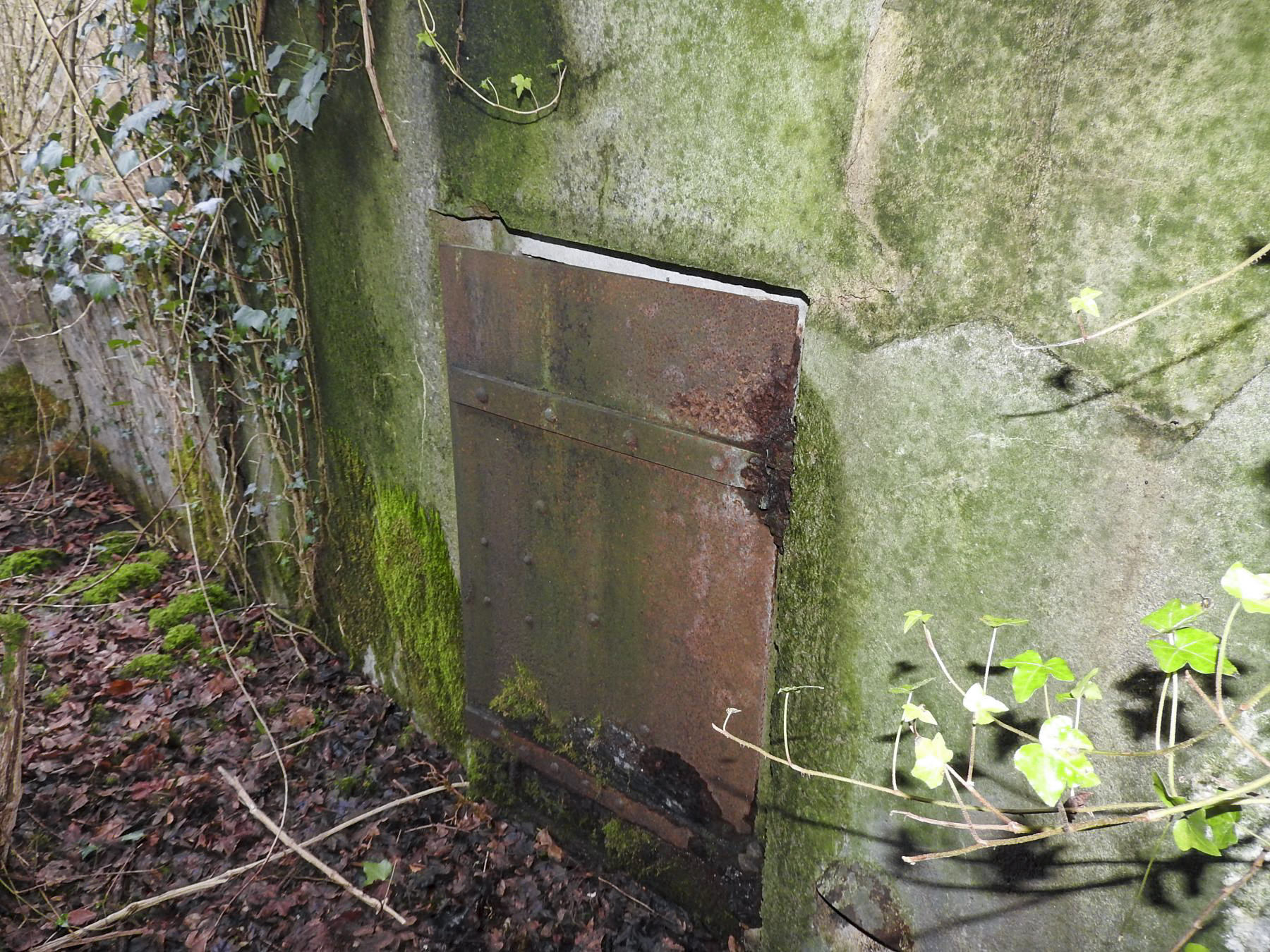 Ligne Maginot - AB32-B - LANDERT OUEST - (Blockhaus pour canon) - La porte blindée de l'entrée hommes. - STENGER Mathieu