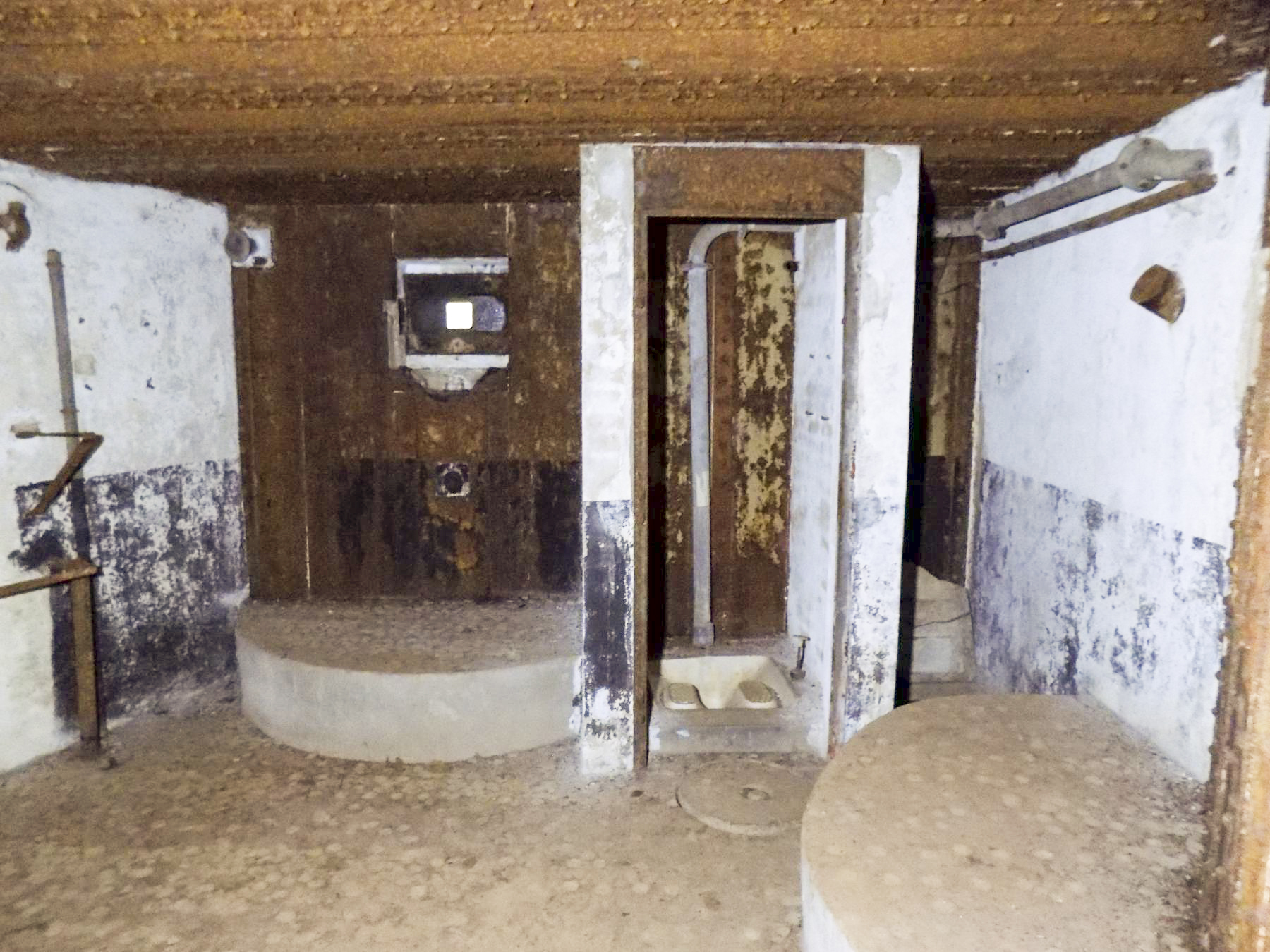 Ligne Maginot - BIESENBERG 1 - (Blockhaus pour arme infanterie) - Intérieur - luc.j
