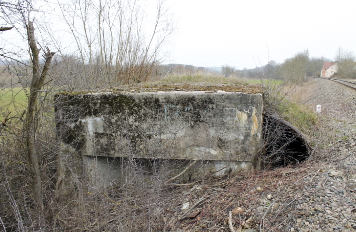 Ligne Maginot - HERBITZHEIM  3 - (Blockhaus pour arme infanterie) - Créneau Ouest - Christian LENHARD