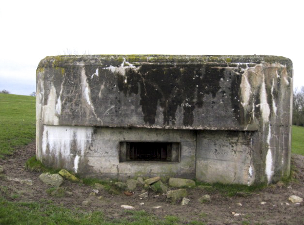 Ligne Maginot - HERBITZHEIM  4 - (Blockhaus pour arme infanterie) - Créneau mitrailleuse - Christian LENHARD