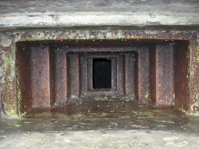 Ligne Maginot - HERBITZHEIM  4 - (Blockhaus pour arme infanterie) - Trémie mitrailleuse Hotchkiss - Christian LENHARD