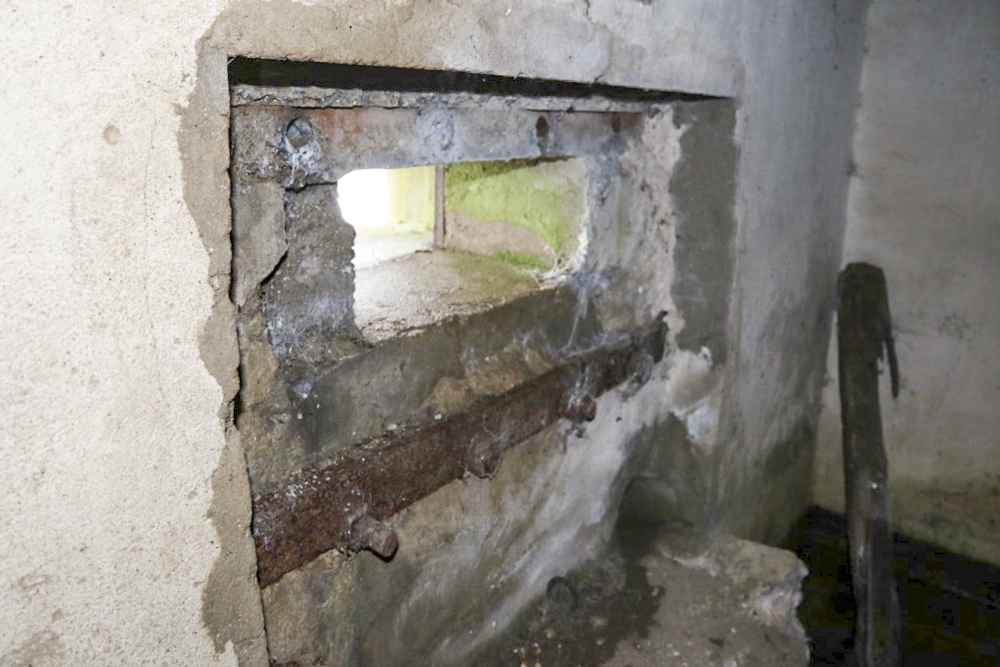 Ligne Maginot - M129 - NACHTWEID 1 - (Blockhaus pour arme infanterie) - Créneau vers le Mittenwald - Alain Perouffe