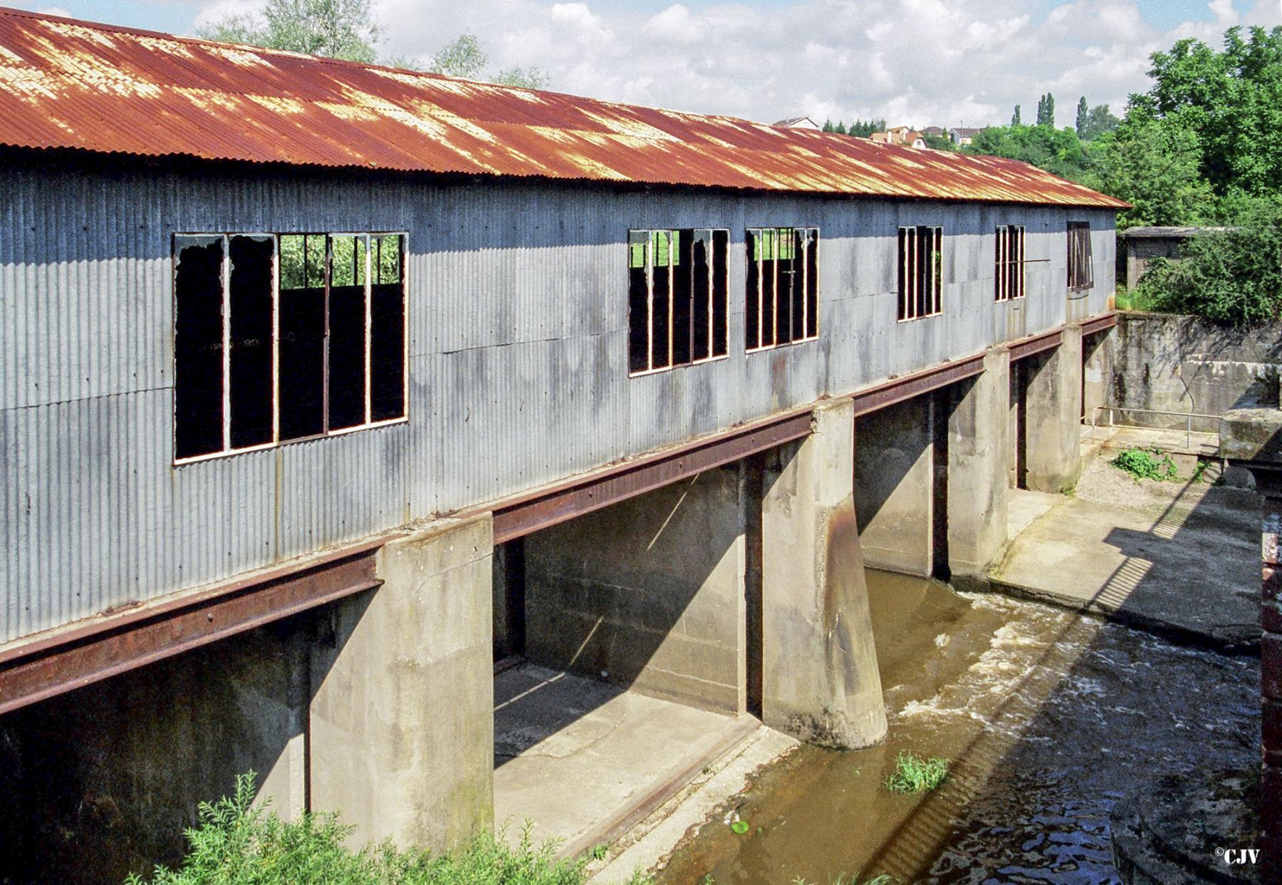 Ligne Maginot - SARRALBE (BARRAGE DE) - (Inondation défensive) - Le barrage avant sa destruction en 2001 - Lia VERMEULEN