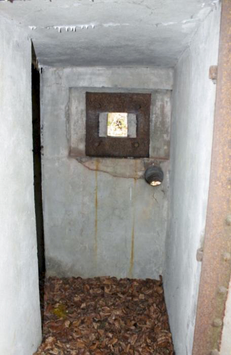 Ligne Maginot - SCHLOSSWALD 1 - (Blockhaus pour arme infanterie) - SAS d'entrée
Créneau FM - Christian LENHARD
