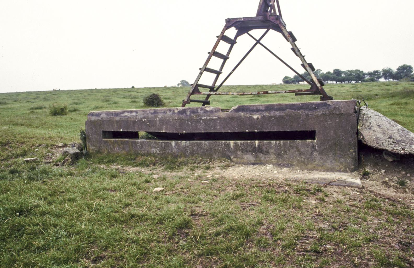 Ligne Maginot - BB17 - FERME HENRY SUD - (Observatoire d'artillerie) - L'observatoire d'artillerie  - ammagsdr