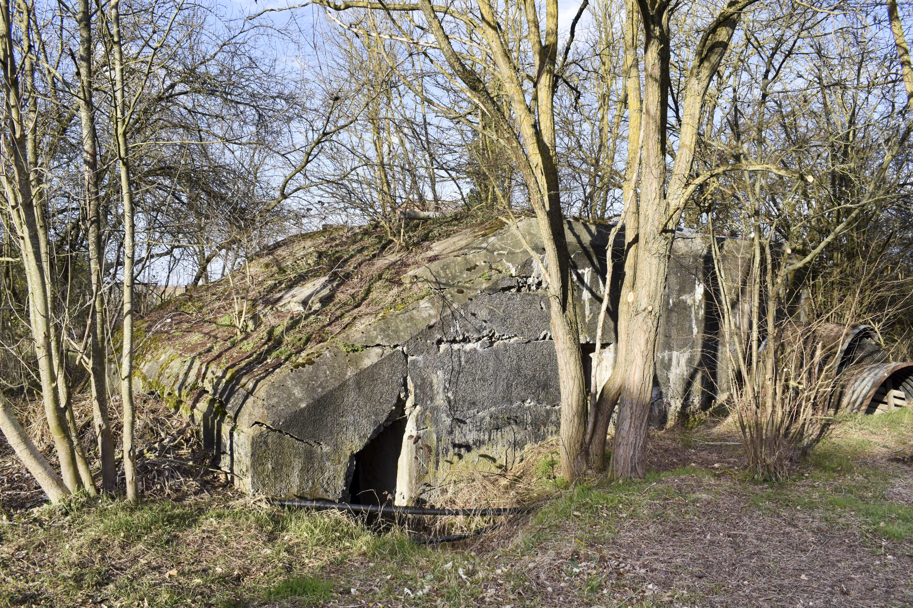 Ligne Maginot - LES OCTROIS OUEST - (Blockhaus pour canon) - Vue façade sud - Daniel FROEHLY