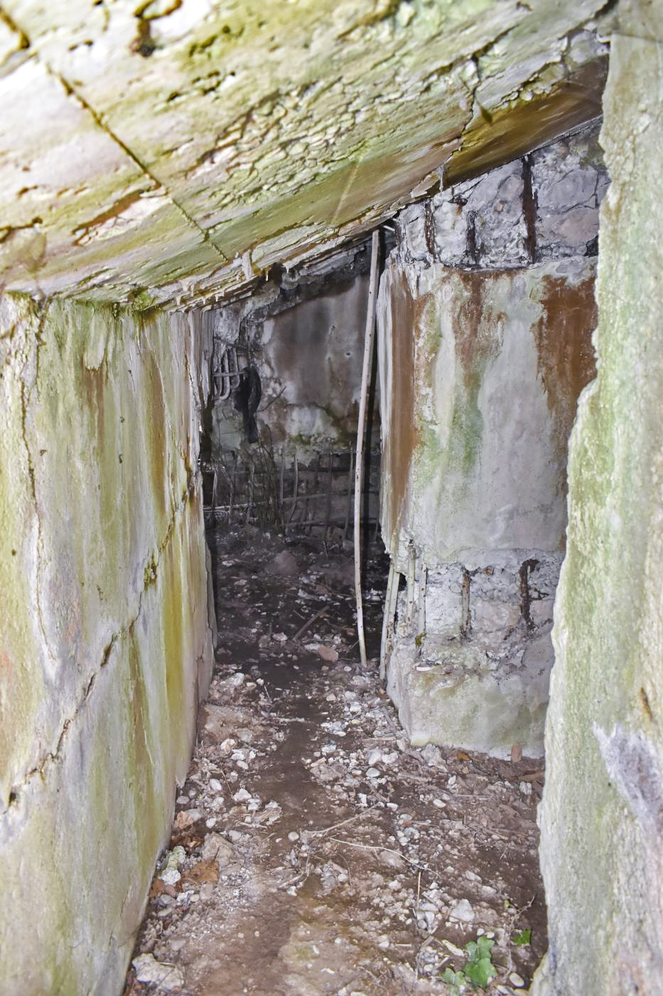 Ligne Maginot - LES OCTROIS OUEST - (Blockhaus pour canon) - Couloir de l'entrée des hommes - Daniel FROEHLY