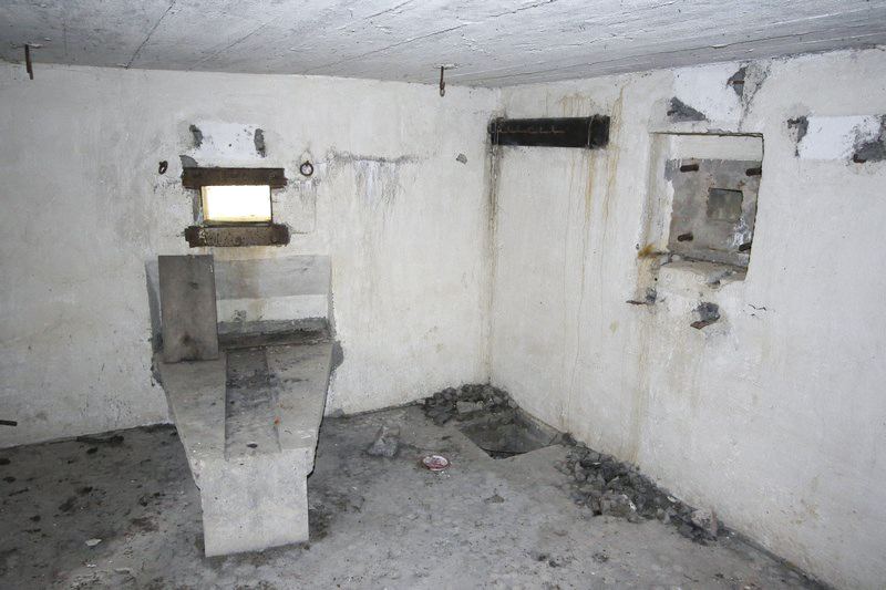 Ligne Maginot - SCHWANDELWALD 1 - (Blockhaus pour arme infanterie) - Flanquement ouest et créneau frontal - Alain Perouffe