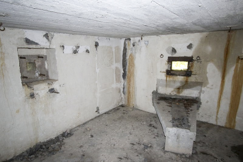 Ligne Maginot - SCHWANDELWALD 1 - (Blockhaus pour arme infanterie) - Flanquement est et créneau frontal - Alain Perouffe