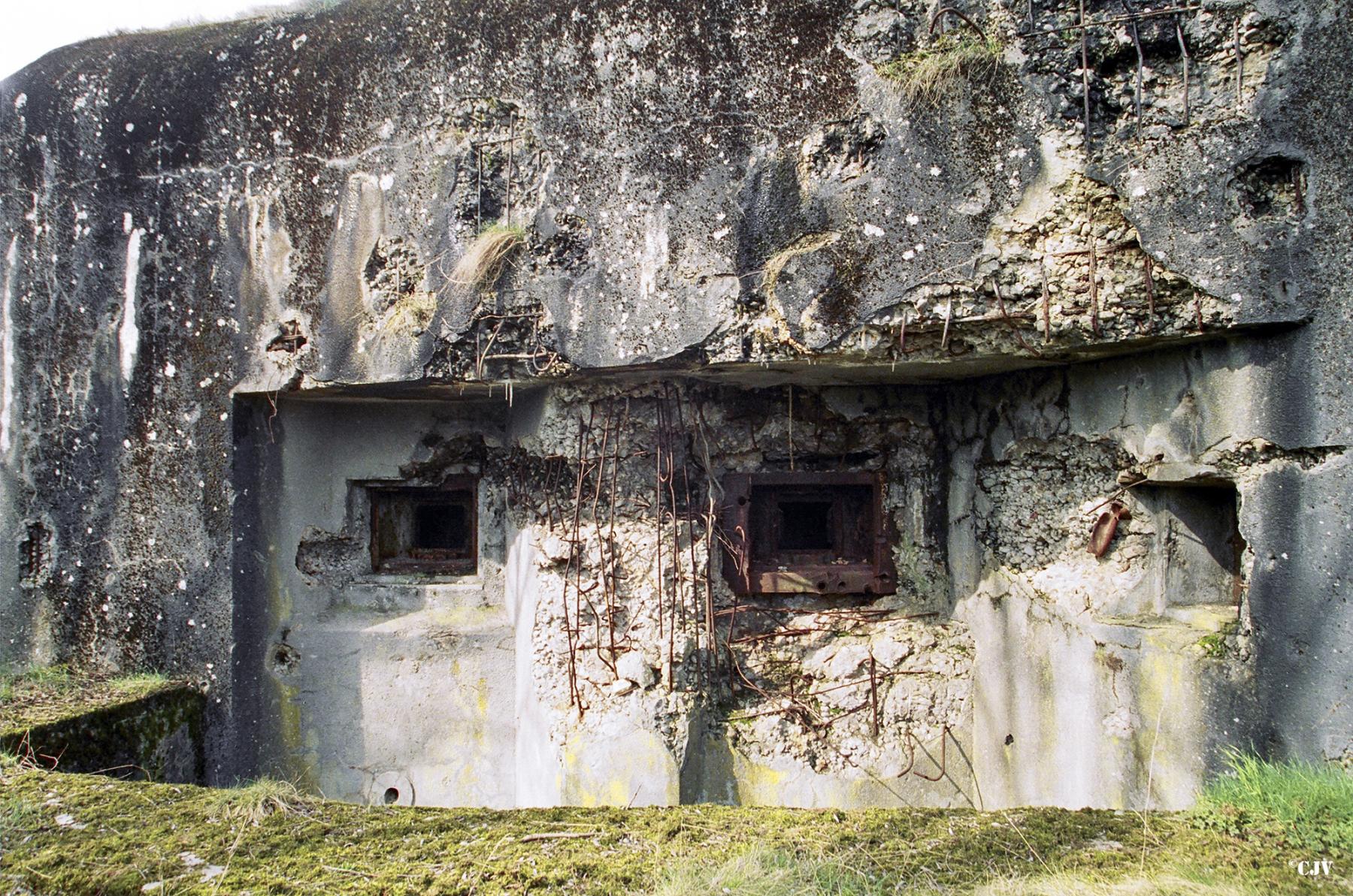 Ligne Maginot - ACHEN NORD EST - (Casemate d'infanterie - double) - Les créneaux Est - Caspar Vermeulen