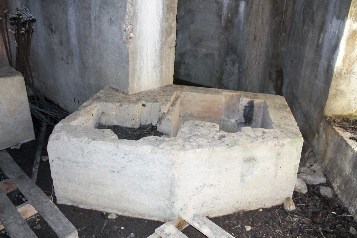 Ligne Maginot - DERCHENBRONN - (Blockhaus pour canon) - Socle pour la bêche du canon - Christian LENHARD