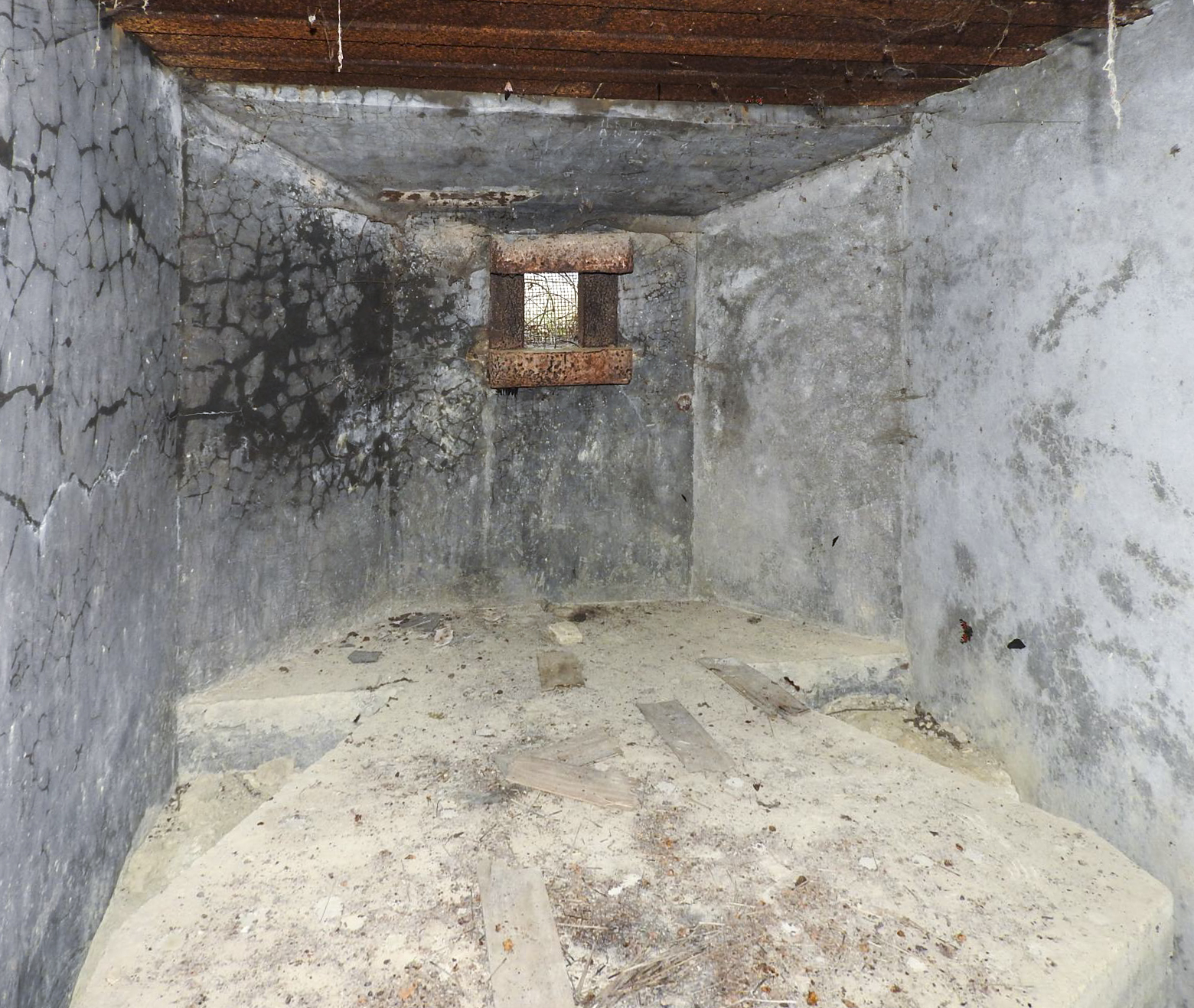 Ligne Maginot - BB25 - HEIMSTOCK EST 6 - MARCELLE - (Blockhaus pour arme infanterie) - L'intérieur du blockhaus. - STENGER Mathieu