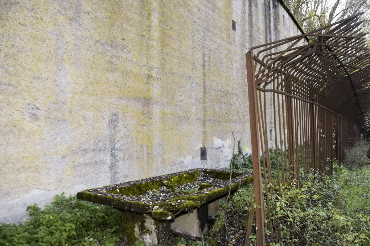 Ligne Maginot - GUENTRANGE (FESTE DE) - (Ouvrage d'artillerie) - Lavabos extérieur devant caserne Sud - D.Froehly