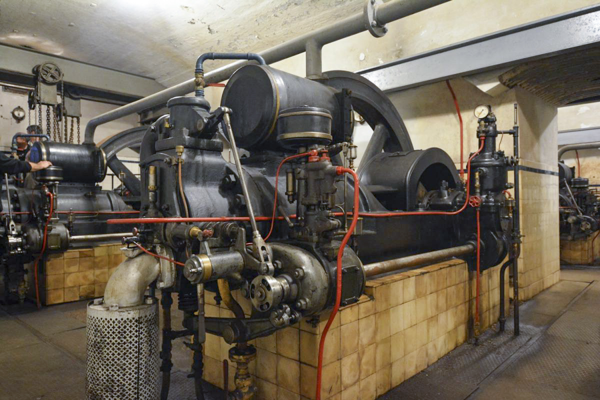 Ligne Maginot - GUENTRANGE (FESTE DE) - (Ouvrage d'artillerie) - L'usine électrique
Moteurs diesel DEUTZ - LAMBERT Pascal