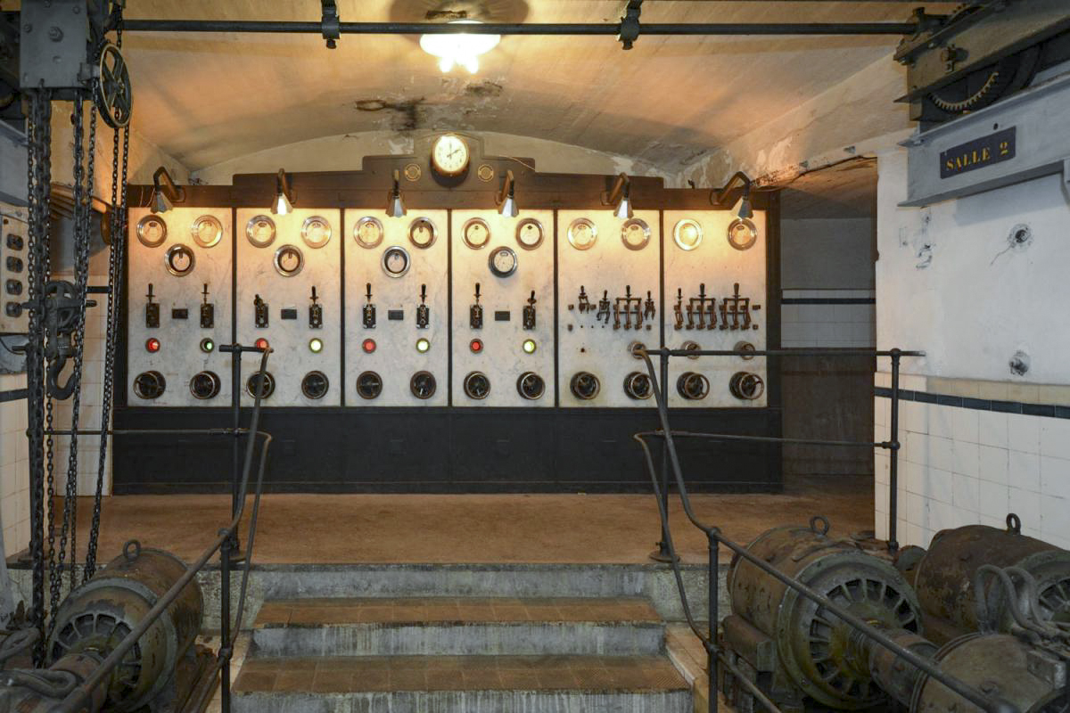 Ligne Maginot - GUENTRANGE (FESTE DE) - (Ouvrage d'artillerie) - L'usine électrique
Le tableau électrique principal - LAMBERT Pascal