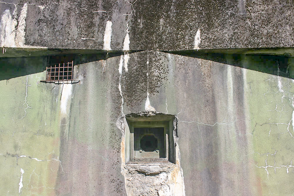 Ligne Maginot - BICHEL SUD - X19 - (Abri) - Créneau FM central de façade - Michel Teiten