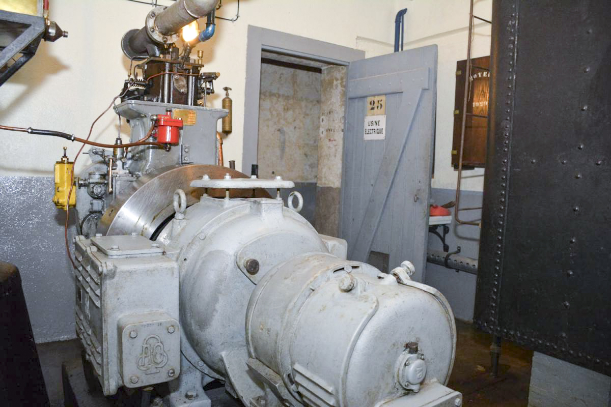Ligne Maginot - Abri du BICHEL Sud - L'usine électrique
Groupe électrogène à moteur SUPDI type  1SAE de 13 CV