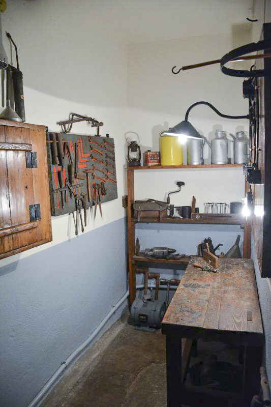 Ligne Maginot - BICHEL SUD - X19 - (Abri) - L'atelier des électromécaniciens de l'abri - LAMBERT Pascal