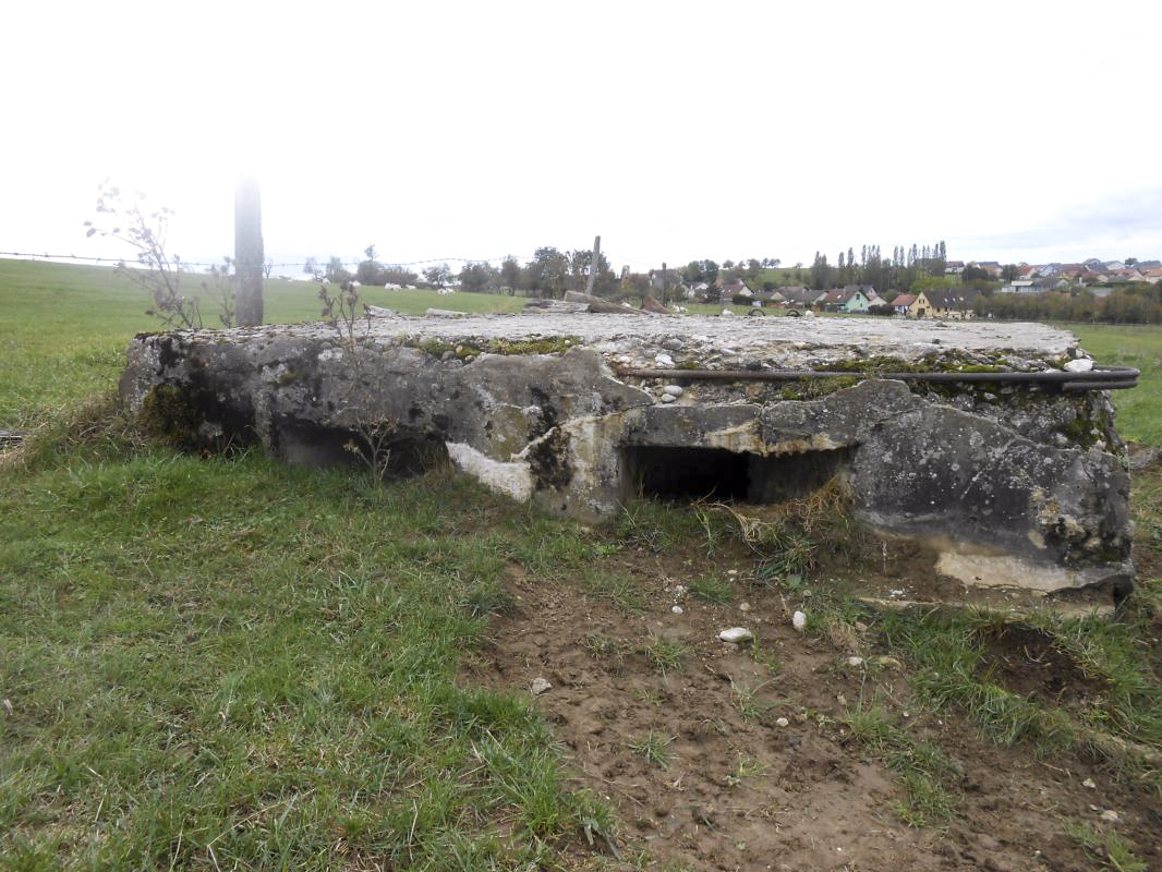 Ligne Maginot - KRITSCHETTERBERG 2 - (Blockhaus pour arme infanterie) - La face est (deux créneaux) - Kuffler Gérard