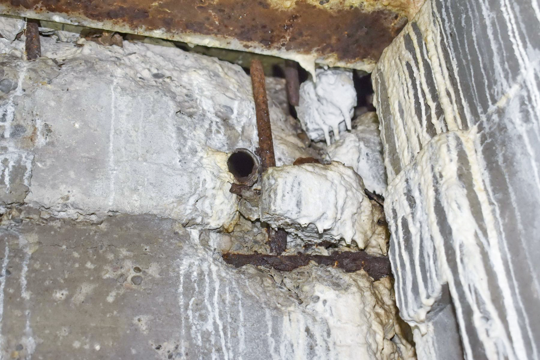 Ligne Maginot - DARIUS (I/316° RAP) - (Position d'artillerie préparée) - Tuyau de 30 mm donnant sur l'extérieur. - Daniel Froehly