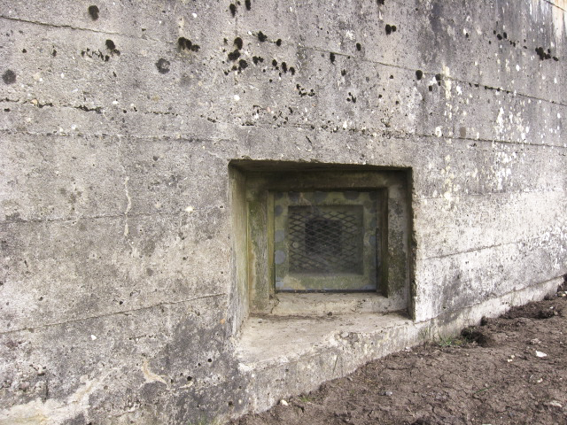 Ligne Maginot - PIFFERSRAEDCHEN 3 - (Blockhaus pour arme infanterie) - Créneau FM - Christian LENHARD