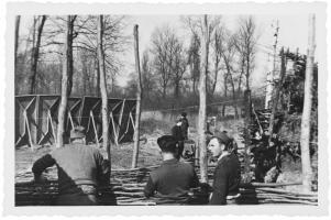 Ligne Maginot - FORT LOUIS OUEST - (Casemate d'infanterie - double) - L'aménagement des abords de la casemate.
Noter l'utilisation des panneaux de crue comme écrans et protection pendant les travaux