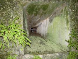 Ligne Maginot - KOENIGSMACKER (FESTE DE) - (Ouvrage d'artillerie) - Mur d'escarpe
Créneau de défense.