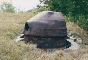 Ligne Maginot - AMODON (TD N° 600) - (Cuve pour arme d'infanterie) - La tourelle en 1982
La cuve bétonnée est bien visible sur la photo