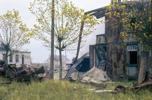 Ligne Maginot - TETING CAMP - (Camp de sureté) - La destruction du camp
Le sable qui était compris entre les parois métalliques extérieures et intérieures est bien visible
