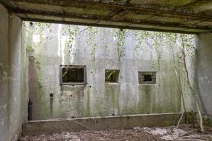 Ligne Maginot - ANGEVILLERS - (Stand de tir) - Stand de tir.
Les trémies de la casemate de tir vues de l'extérieur