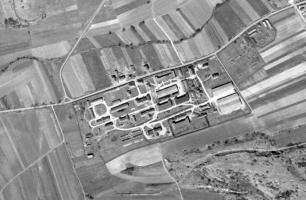 Ligne Maginot - VECKRING - (Camp de sureté) - Vue aérienne du camp
Noter l'isolement du camp par rapport au village avant les constructions des années 60 à 80