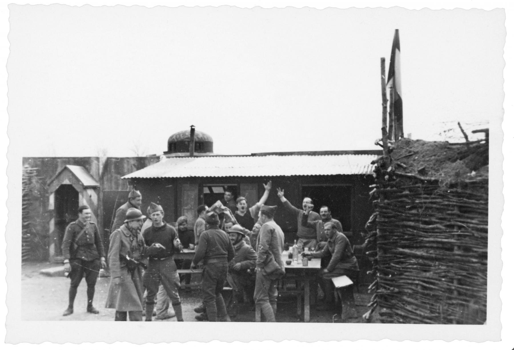 Ligne Maginot - FORT LOUIS OUEST - (Casemate d'infanterie - double) - La vie de l'équipage, alentours de la casemate
 - Fernand Elchinger