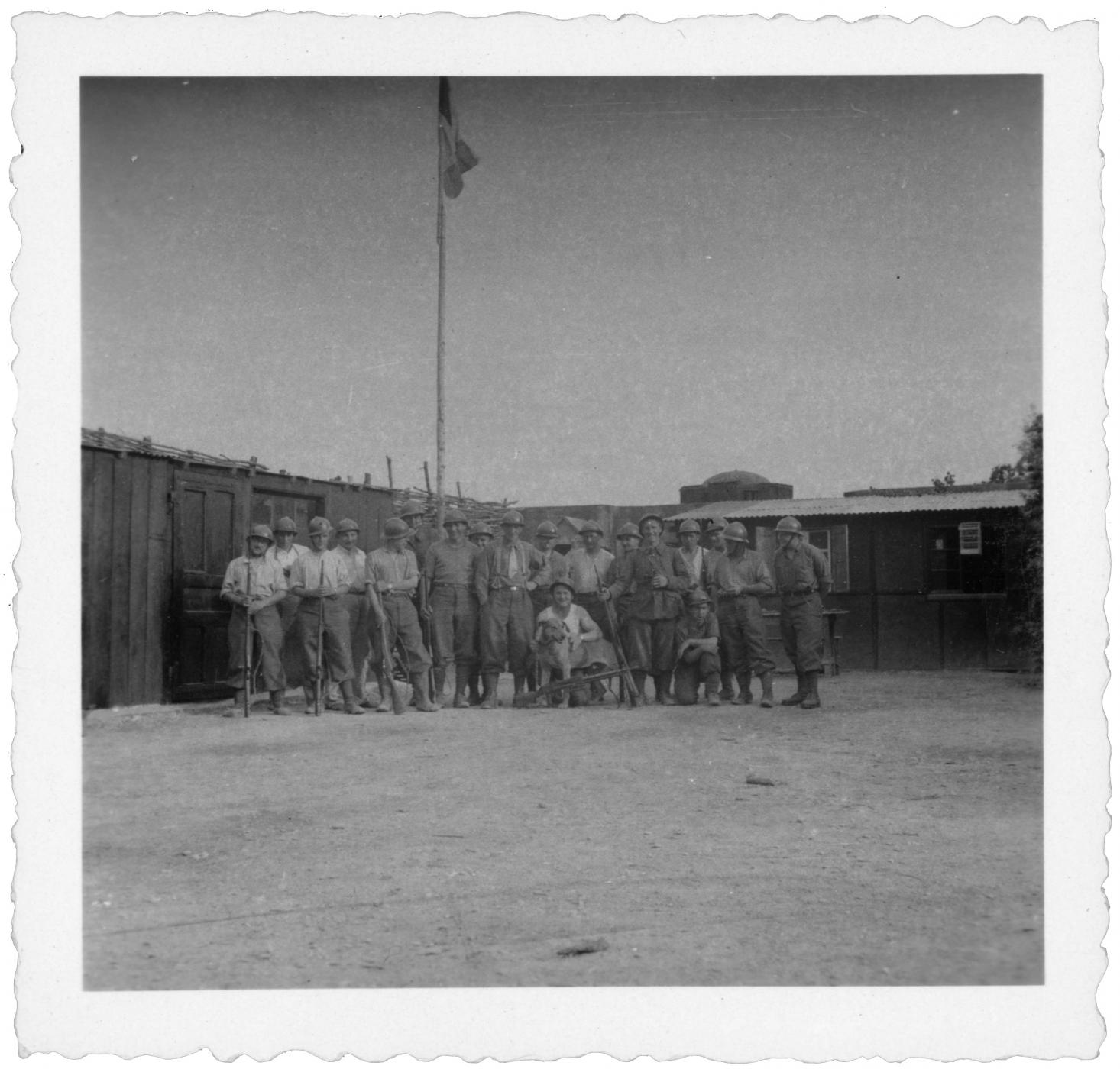 Ligne Maginot - FORT LOUIS OUEST - (Casemate d'infanterie - double) - Vue d'une partie de l'équipage de la casemate.
 - Fernand Elchinger