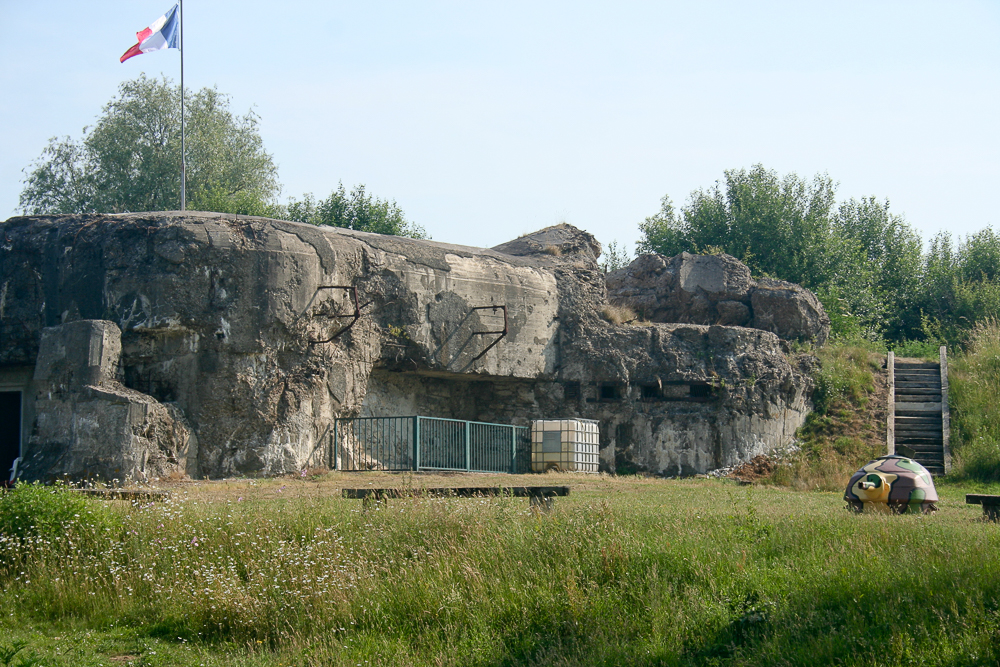 Ligne Maginot - LA SALMAGNE - (Ouvrage d'infanterie) - Bloc 2
Le bloc est dans l'état d'avant la reconstruction et mise en place d'une nouvelle cloche - Michel Teiten