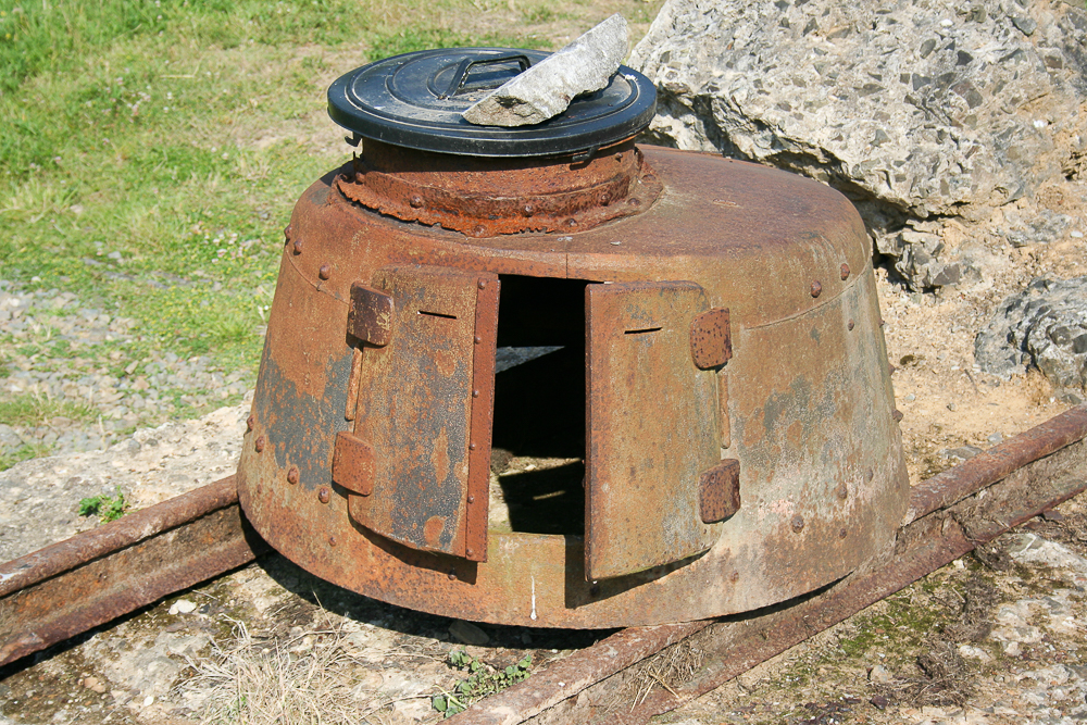Ligne Maginot - LA SALMAGNE - (Ouvrage d'infanterie) - Tourelle de char FT exposée près de l'ouvrage - Michel Teiten