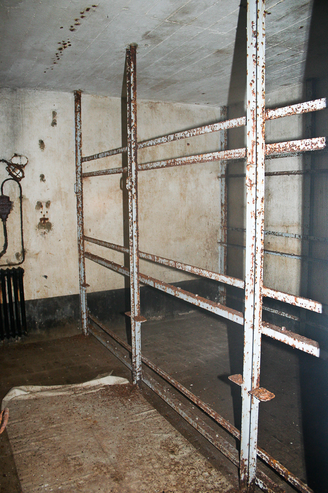 Ligne Maginot - GALGENBERG - A15 - (Ouvrage d'artillerie) - Bloc 1
Chambrée pour troupe à l'étage inférieur - Michel Teiten