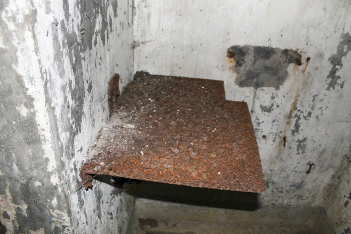 Ligne Maginot - Chambre de coupure X 54 - La tablette rabattante - Christian LENHARD