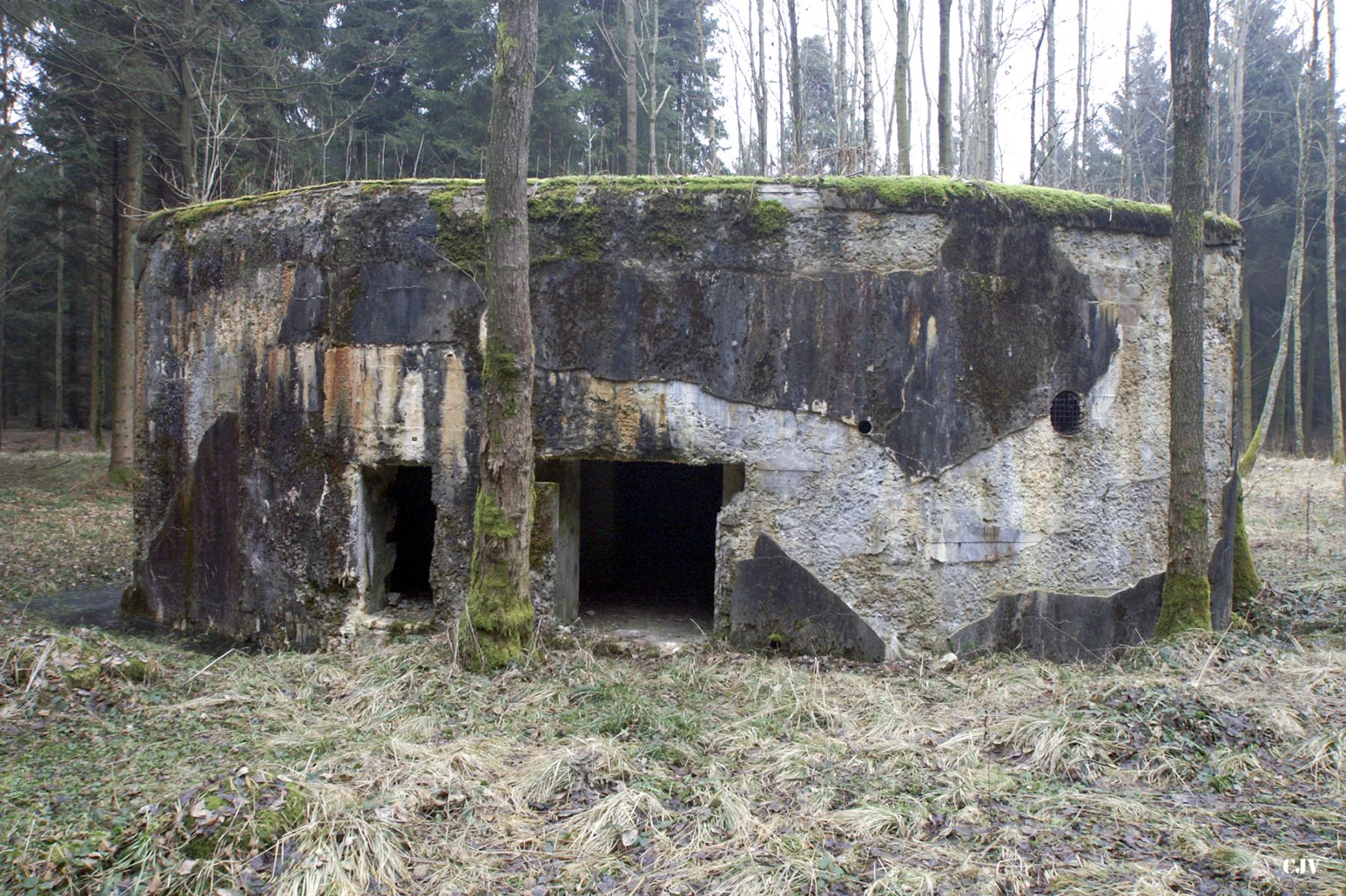 Ligne Maginot - A6 - LA CROUPE - (Blockhaus pour canon) - Les entrées pour le personnel et la pièce antichar - Caspar Vermeulen