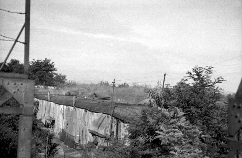 Ligne Maginot - CERISIERS - (Ouvrage d'artillerie) - Exceptionnelle vue de la batterie durant l'occupation - Inconnu