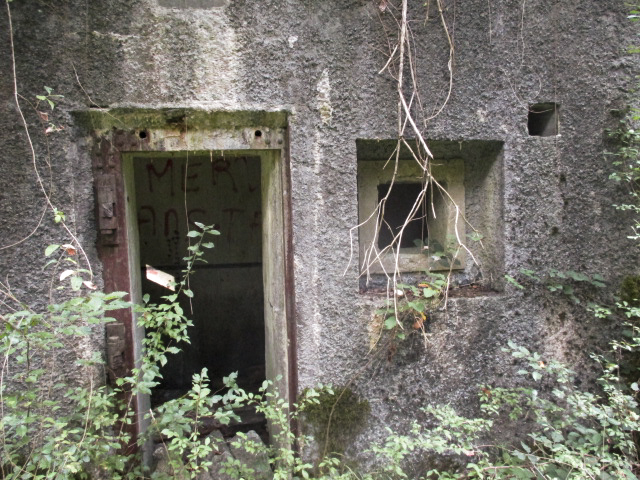 Ligne Maginot - B760 - CARREFOUR GRAMMONT - (Blockhaus pour canon) - Porte d'entrée du blockhaus. - Randonneur62