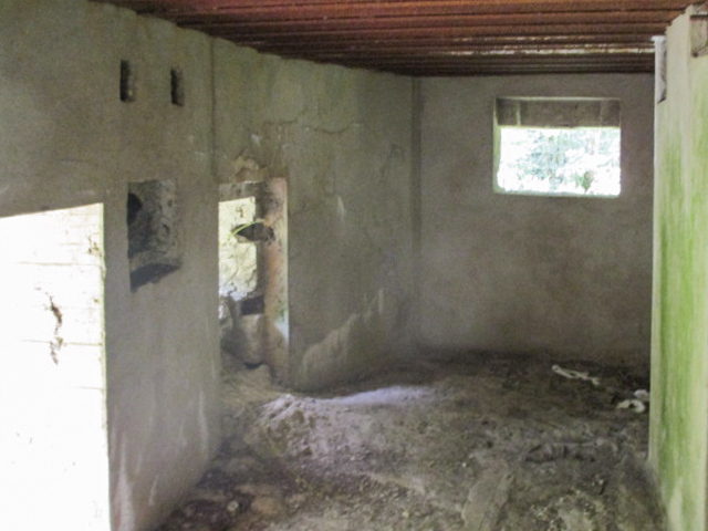 Ligne Maginot - A25 - PATTE D'OIE - (Blockhaus pour canon) - Intérieur du blockhaus - Randonneur62