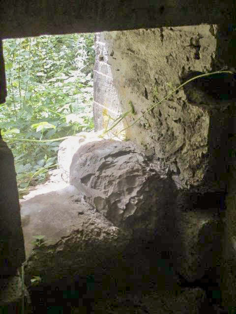 Ligne Maginot - A25 - PATTE D'OIE - (Blockhaus pour canon) - L'entrée hommes du blockhaus - Randonneur62