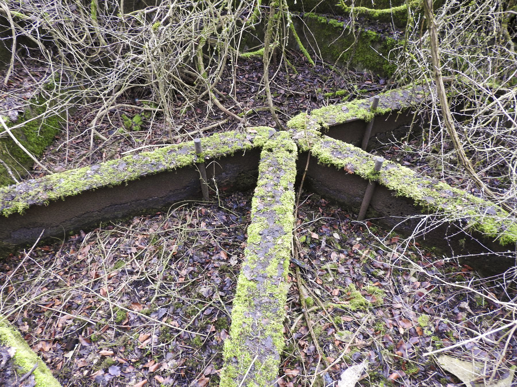 Ligne Maginot - AC6 - (Cuve pour canon) - La structure en IPN de la plate-forme. - STENGER Mathieu