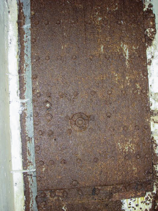 Ligne Maginot - KOENIGSMACKER (FESTE DE) - (Ouvrage d'artillerie) - Bloc 2.
Coté droit.
Porte d'accès blindée. - Schnoupf