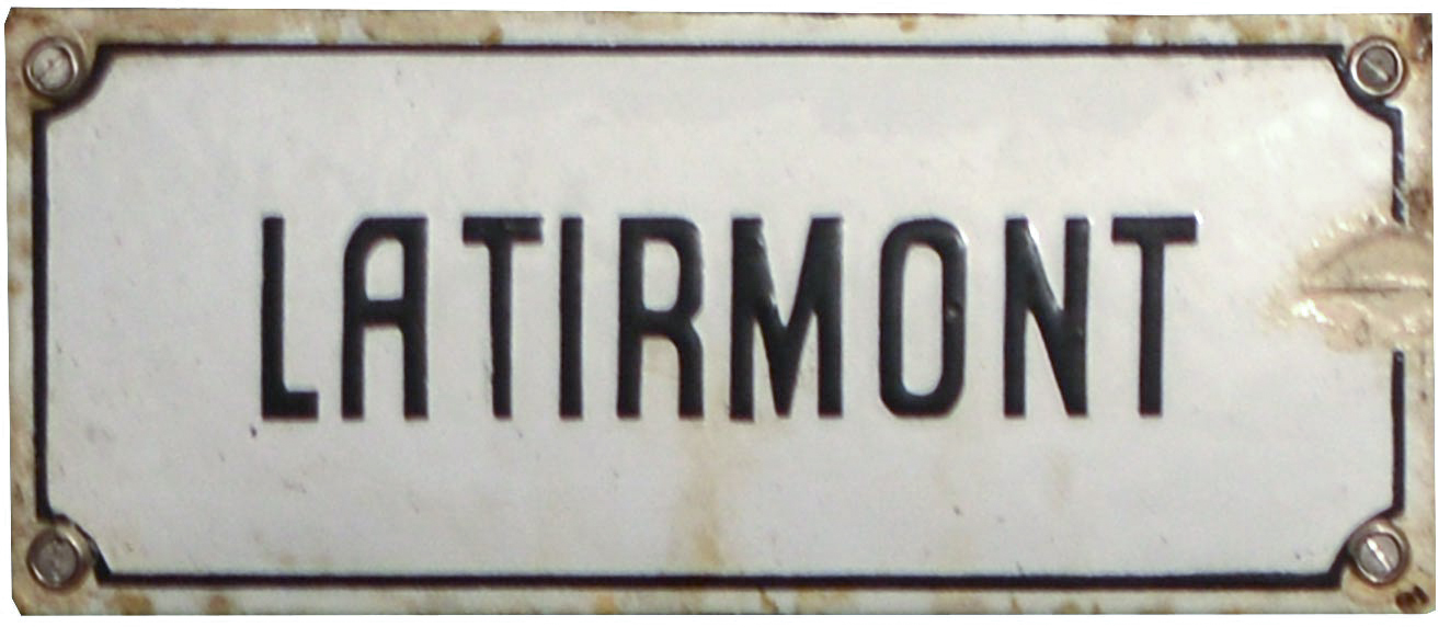Ligne Maginot - XIVRY CIRCOURT - (Infrastructures électriques) - Plaque émaillée
Départ 17,5 KV vers l'ouvrage de Latiremont
Noter l'orthographe erronée - Pascal LAMBERT