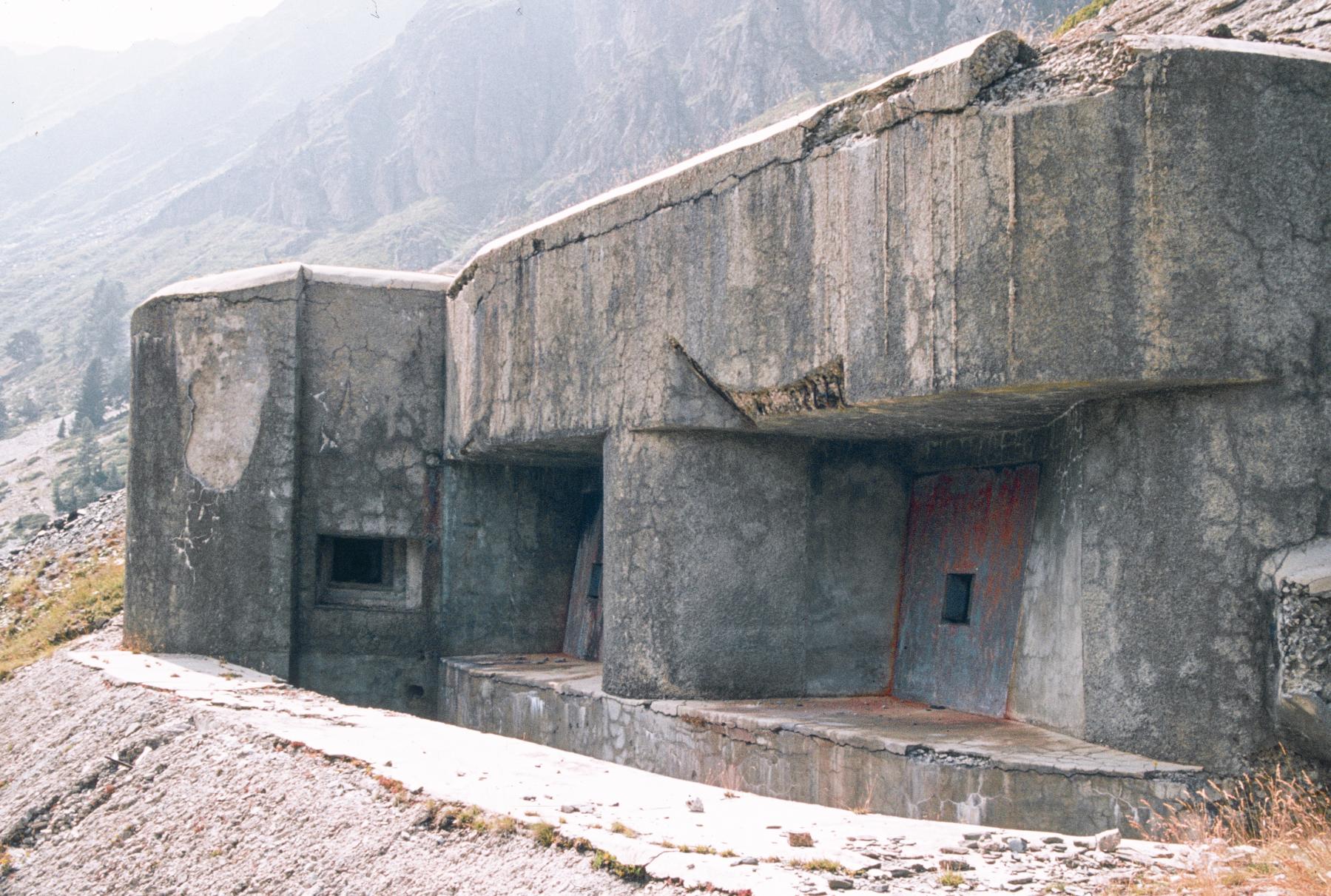 Ligne Maginot - LAVOIR - (Ouvrage d'artillerie) - Bloc 2 - MANSUY Michel