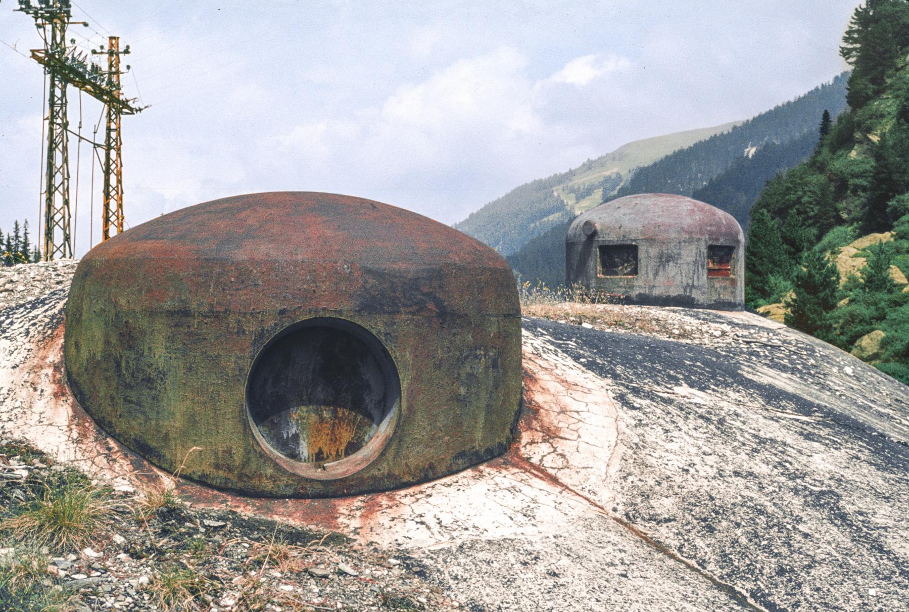 Ligne Maginot - LAVOIR - (Ouvrage d'artillerie) - Entrée munitions
Les cloches - MANSUY Michel